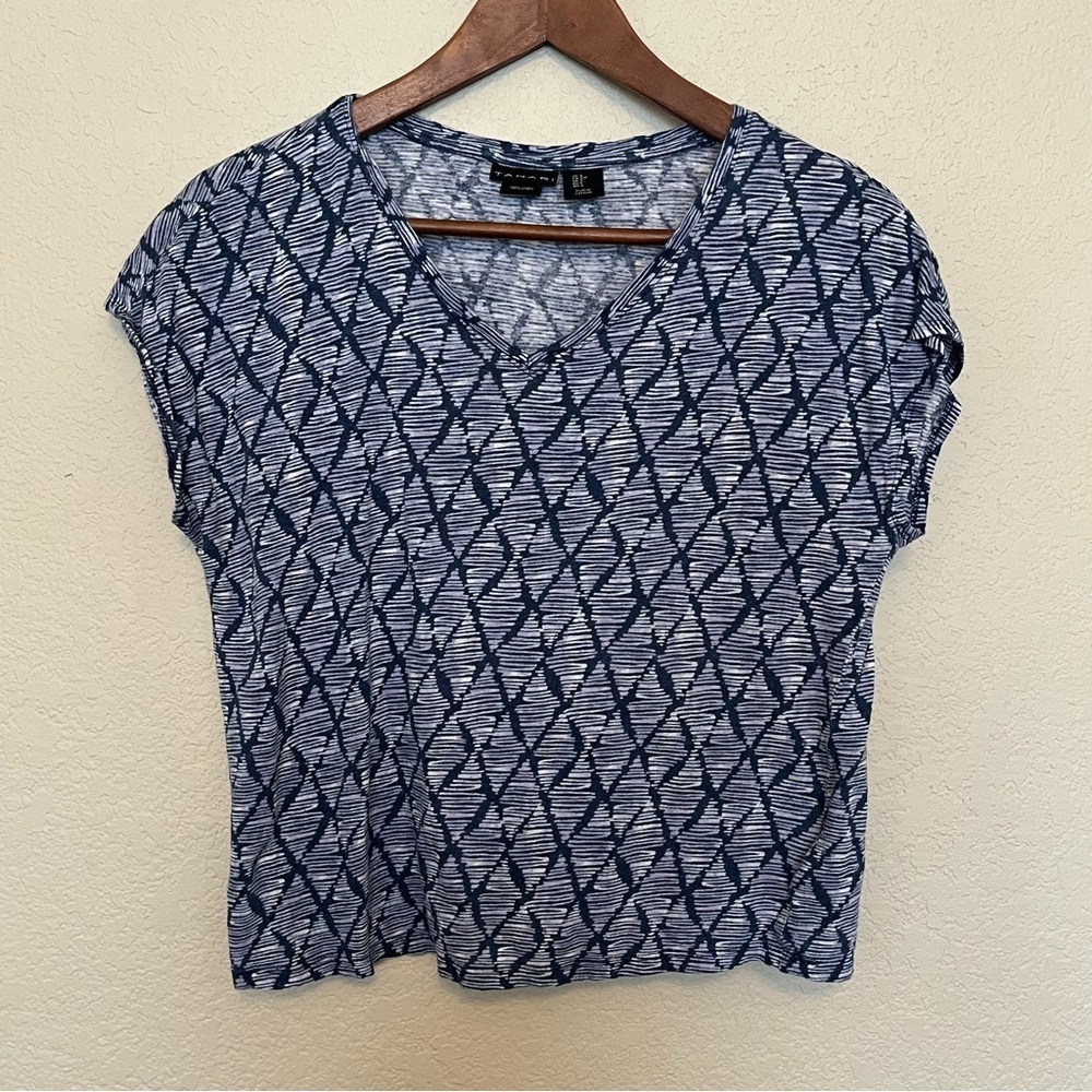 Tahari Linen Tribal Blue and White Patterned Women's Short Sleeve Top Size Small